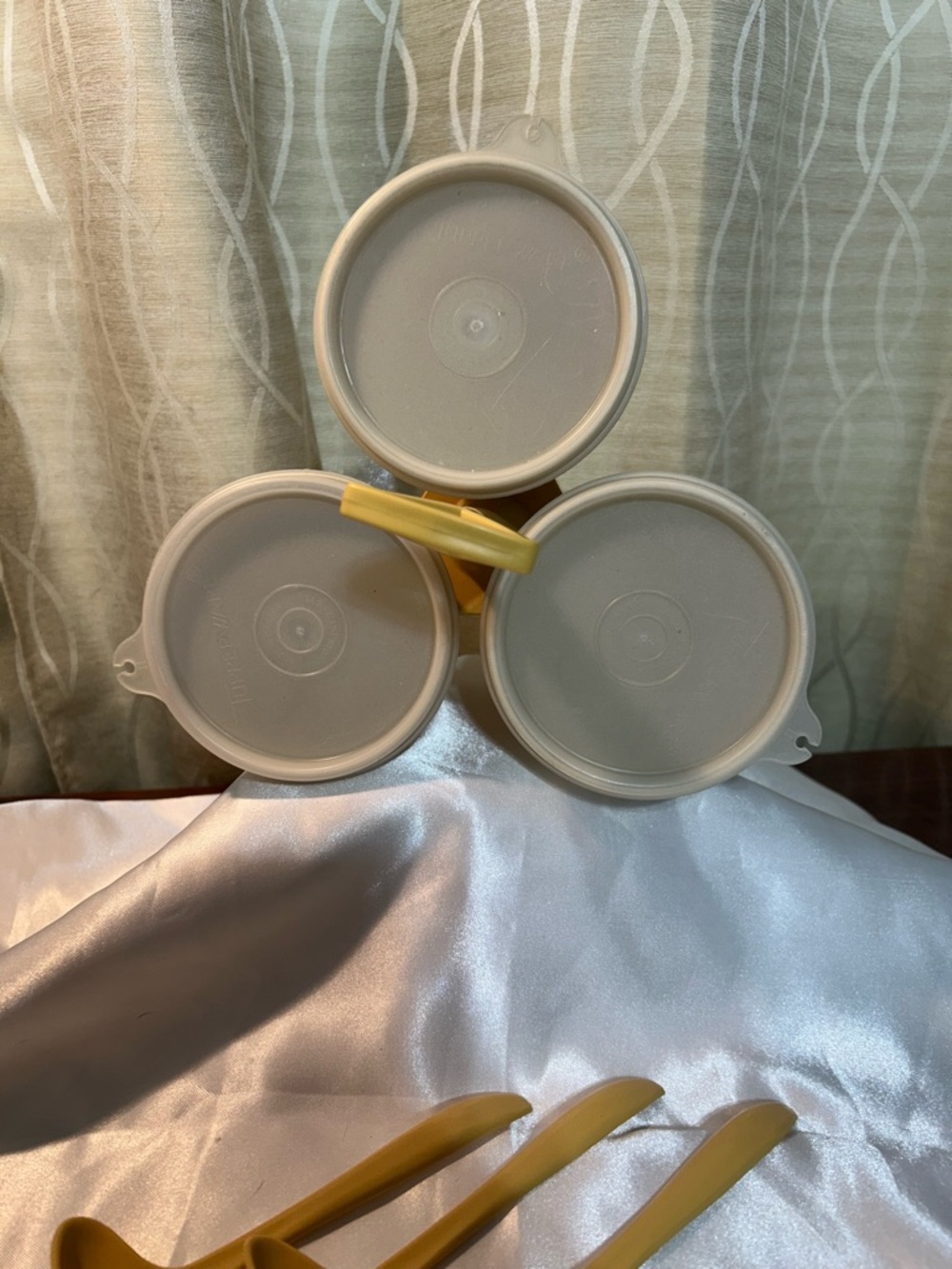 VTG Tupperware Three-Compartment Condiment Server with Gold Stand and 3Spoons